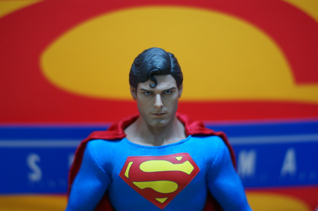 핫토이社 'Superman' -크리스토퍼 리브(슈퍼맨)- | 피규어 갤러리
