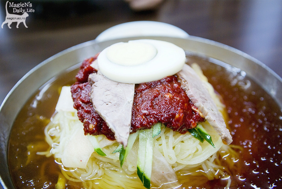여름을 맞이하는 자세 부산 사람은 밀면