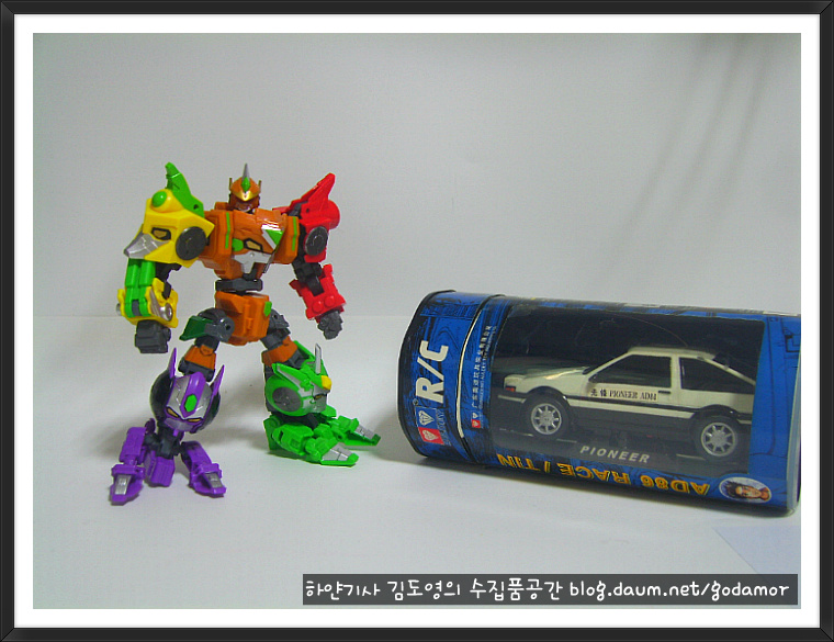 img/5/1/2/4/51248B134F49CC0004