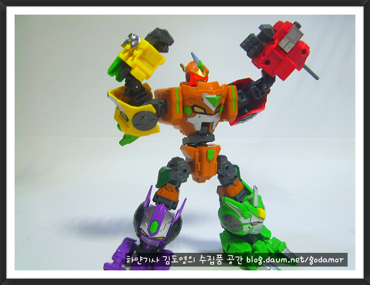 img/5/1/2/4/5124998E4755B50023