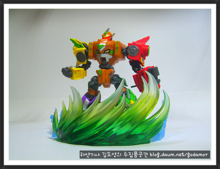 img/5/1/2/4/51249BA25052A70003