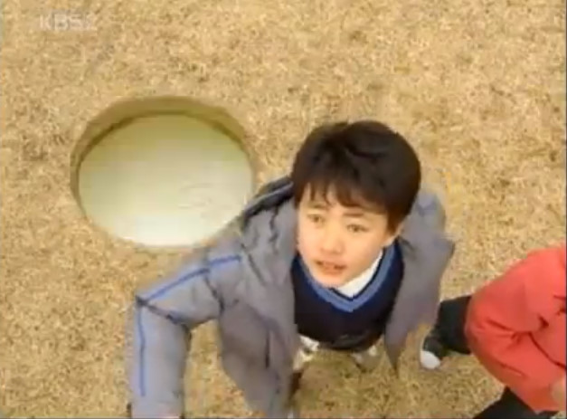 [마법전사미르가온] 장난감 갖고 노는 만화_22.jpg