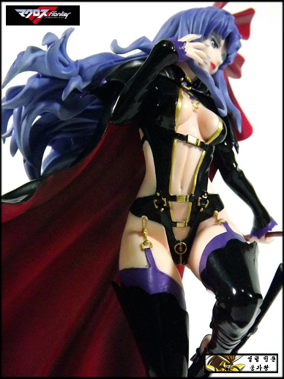 SHERYL NOME (UNIVERSAL BUNNY)_2.jpg