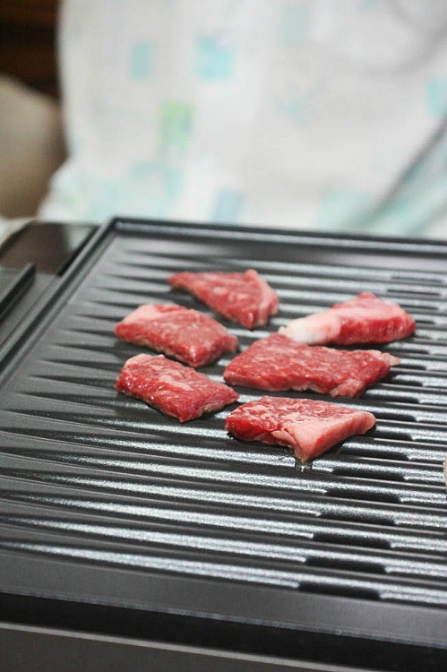 고기는 역시 핏기만 가시면 흡입 - 한우 등심_6.jpg