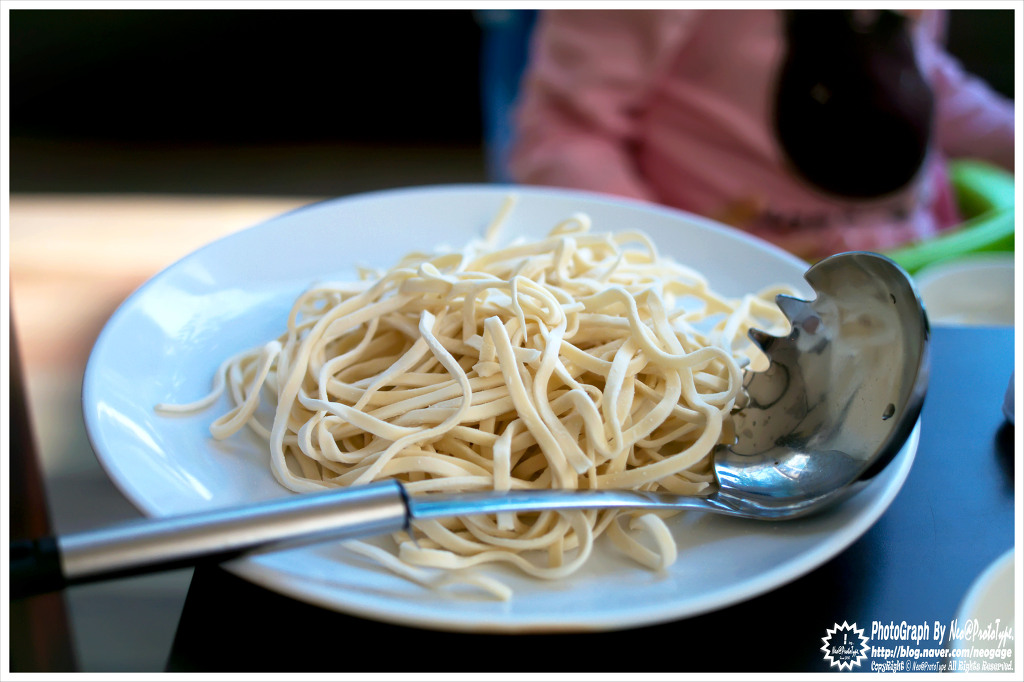 img/5/2/8/4/528474883E527B0031