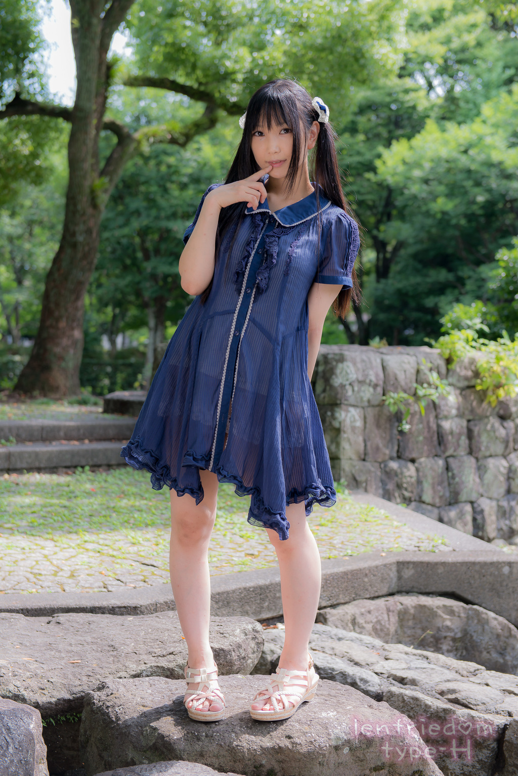 img/5/3/F/2/53F22F43345B170022