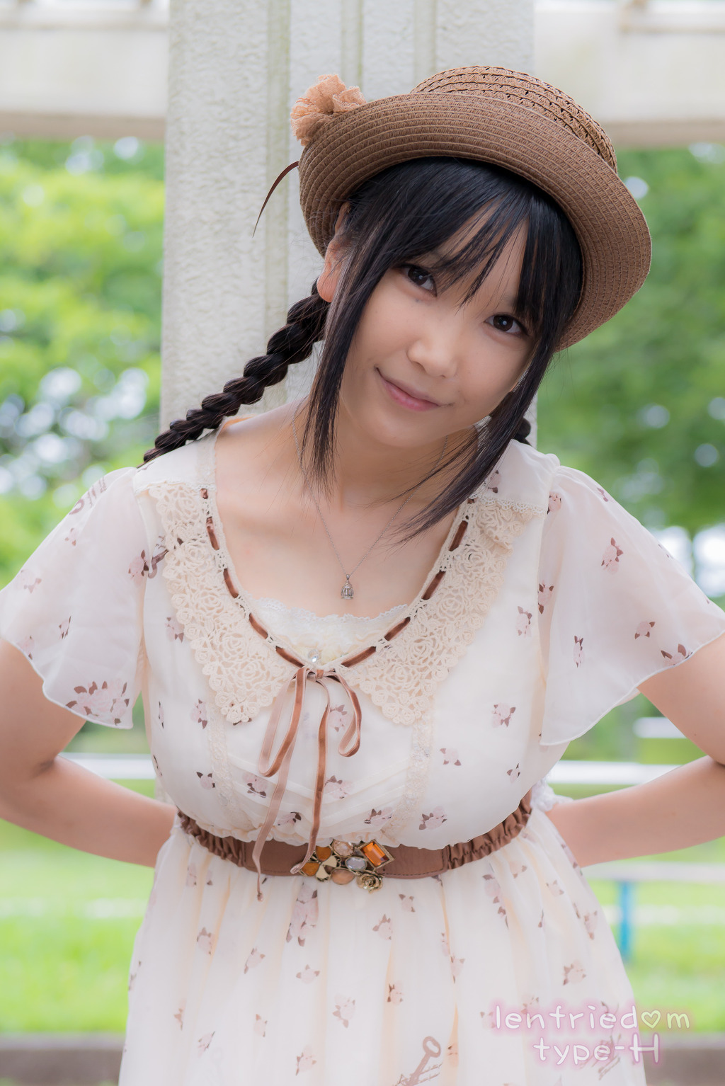 img/5/3/F/2/53F22F7A3555660014