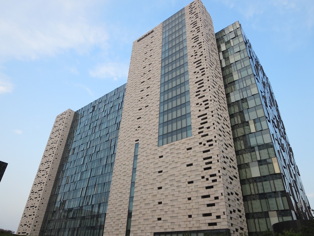 img/5/3/F/2/53F2B63C4143290012