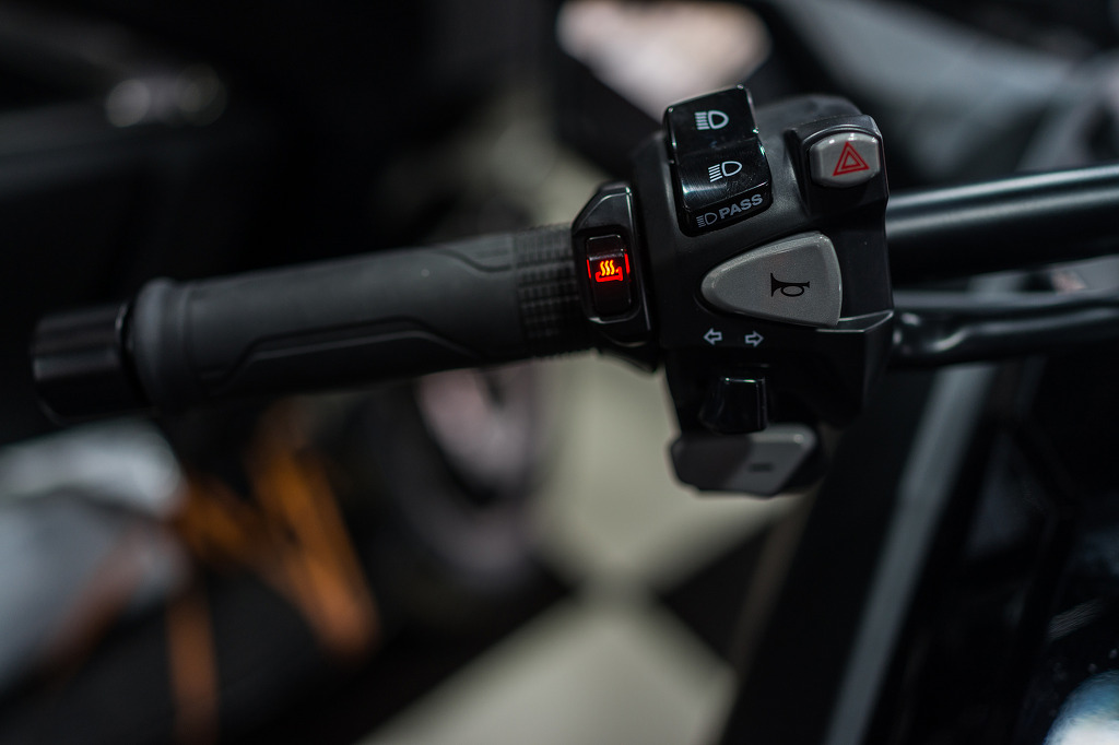 img/5/4/2/6/5426D9154D3DB50030