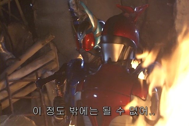 [가면라이더 카부토] 가탁크 첫등장_43.jpg