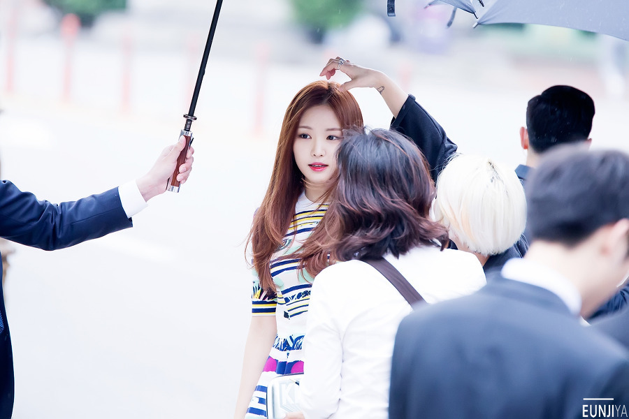 화사한 손나은_3.jpg