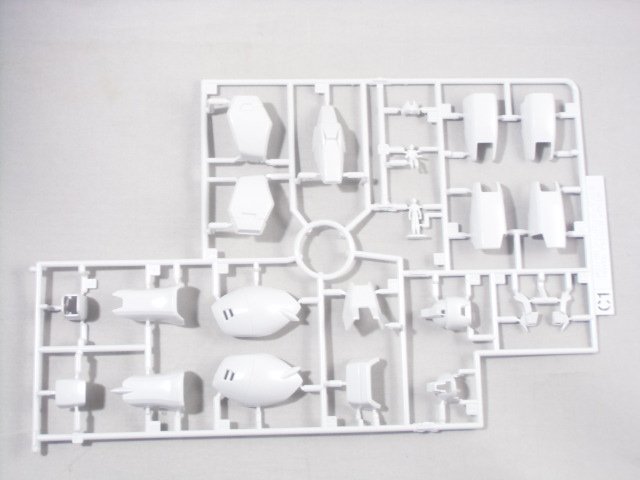 프리미엄 반다이 웹한정 MG 알트론 건담 Ver.EW 내용물 사진_4.jpg