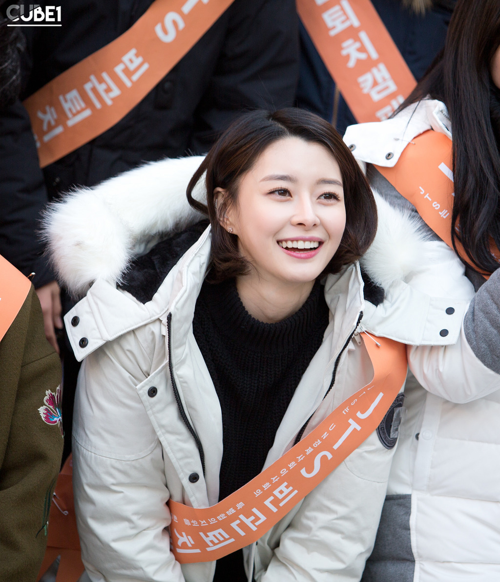 [사진]헬로비너스 나라,'여신 미모 뽐내며 모금활동'_6.jpg