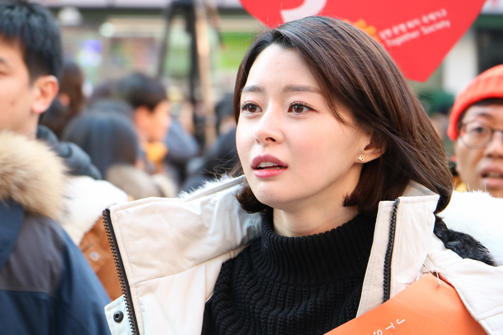 [사진]헬로비너스 나라,'여신 미모 뽐내며 모금활동'_4.jpg