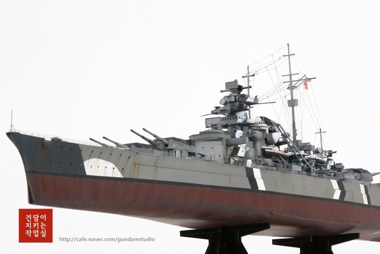 1:350 비스마르크(tamiya) 도색완성!!_14.jpg