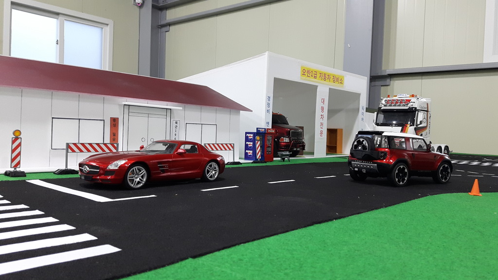 탱크 및 전차들을 운송할 차량을 제작 했습니다. 그리고 디오라_5.jpg