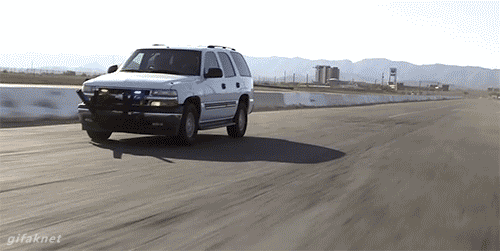 도주 차량 강제 정지.gif_1.gif