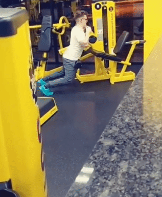 트레이너를 호출하는 주술.GIF_5.gif