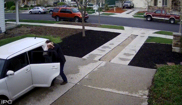 소리 지를 수 없는 아빠의 마음.gif_1.gif