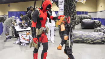 데드풀 코스프레 위험.gif (데이터 주의)_3.gif