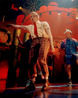 2018년 스펀지밥 뮤지컬 퀄리티 수준과 고증_8.gif