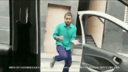 운전하다 뻘짓한 결과_3.gif