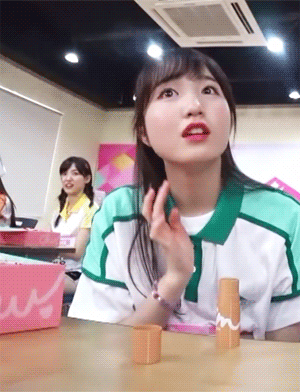 프로듀스48) 8월24일 네이버캐스트 '혼다 히토미' 움짤_1.gif