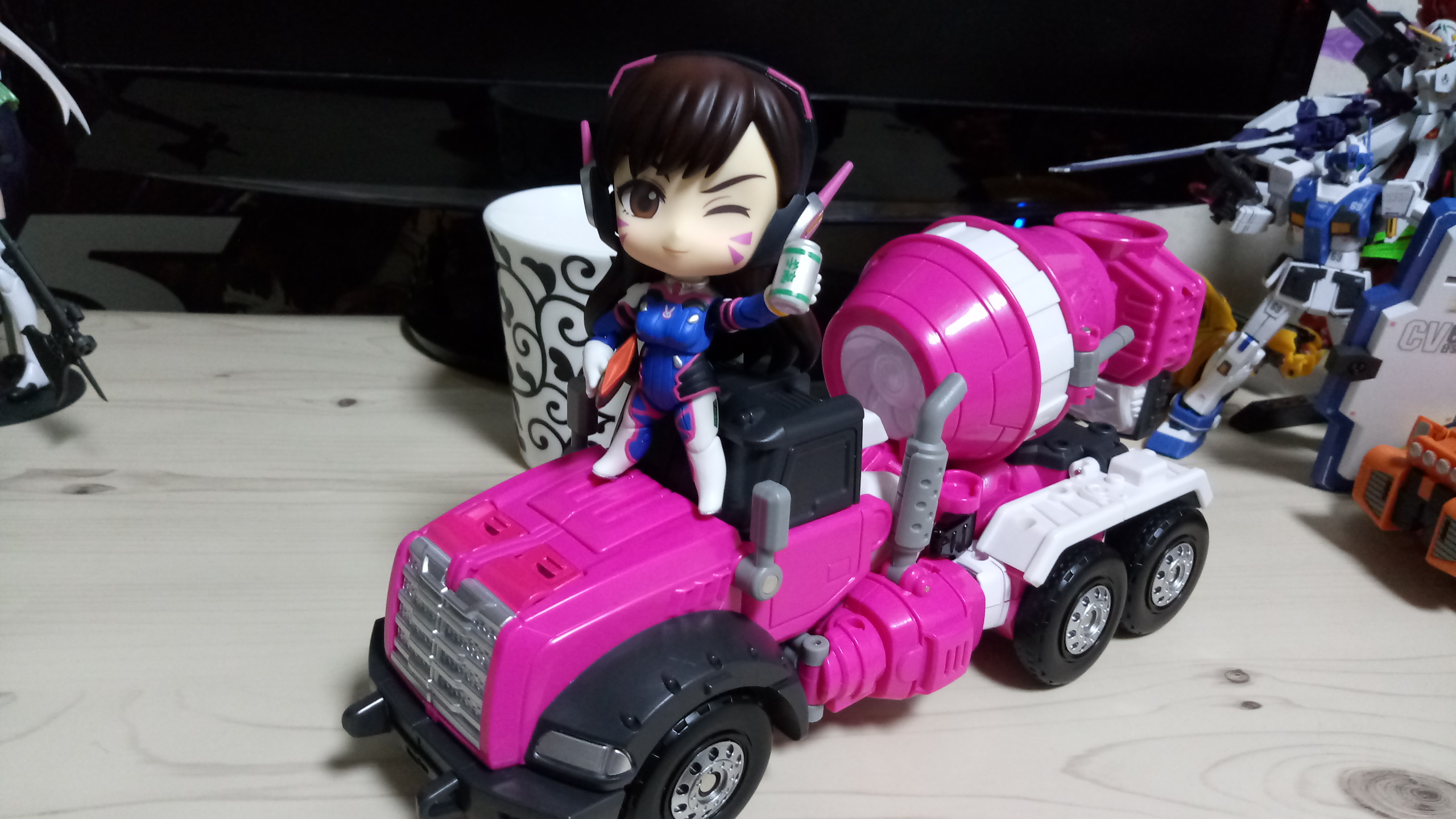 미니특공대X 펜타트론 루시봇입니다