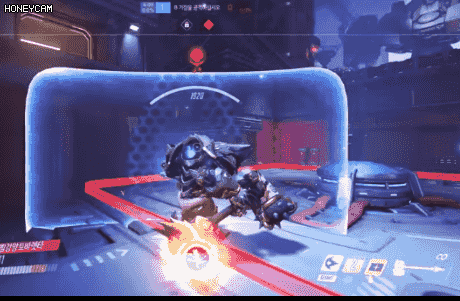 힐러의 야한냄새에 정신 못차리는 적군들_2.gif