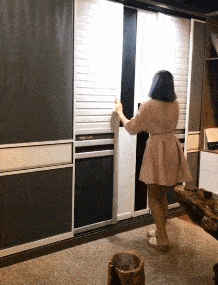 화장실이 급한 여자_1.gif