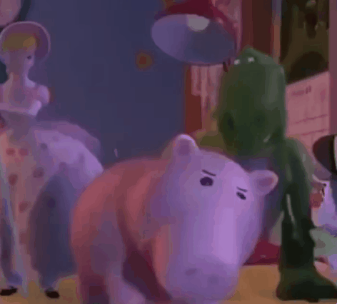 성격 급해서 TV 채널 빨리 넘기는 돼지.gif_1.gif