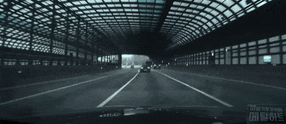 양발운전 하면 안되는 이유.gif_5.gif