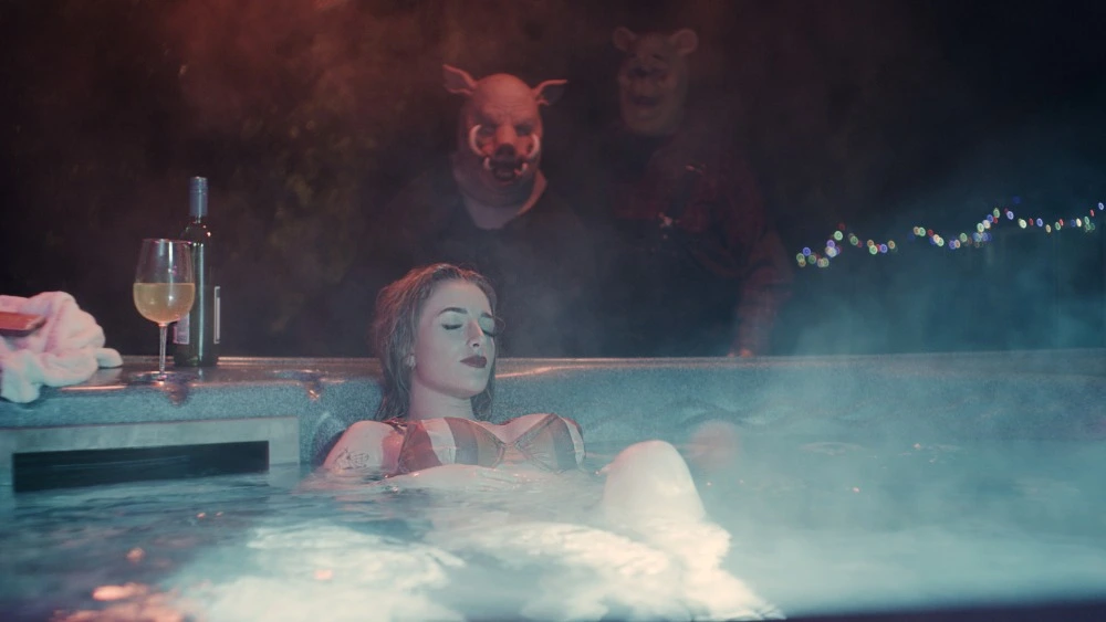 [곰돌이 푸] 슬래셔 영화 제작자, 디즈니 것과 혼동 피하도록 노력_2.webp