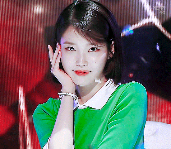 웃는 얼굴이 정말 매력적인 연예인.gif_3.gif