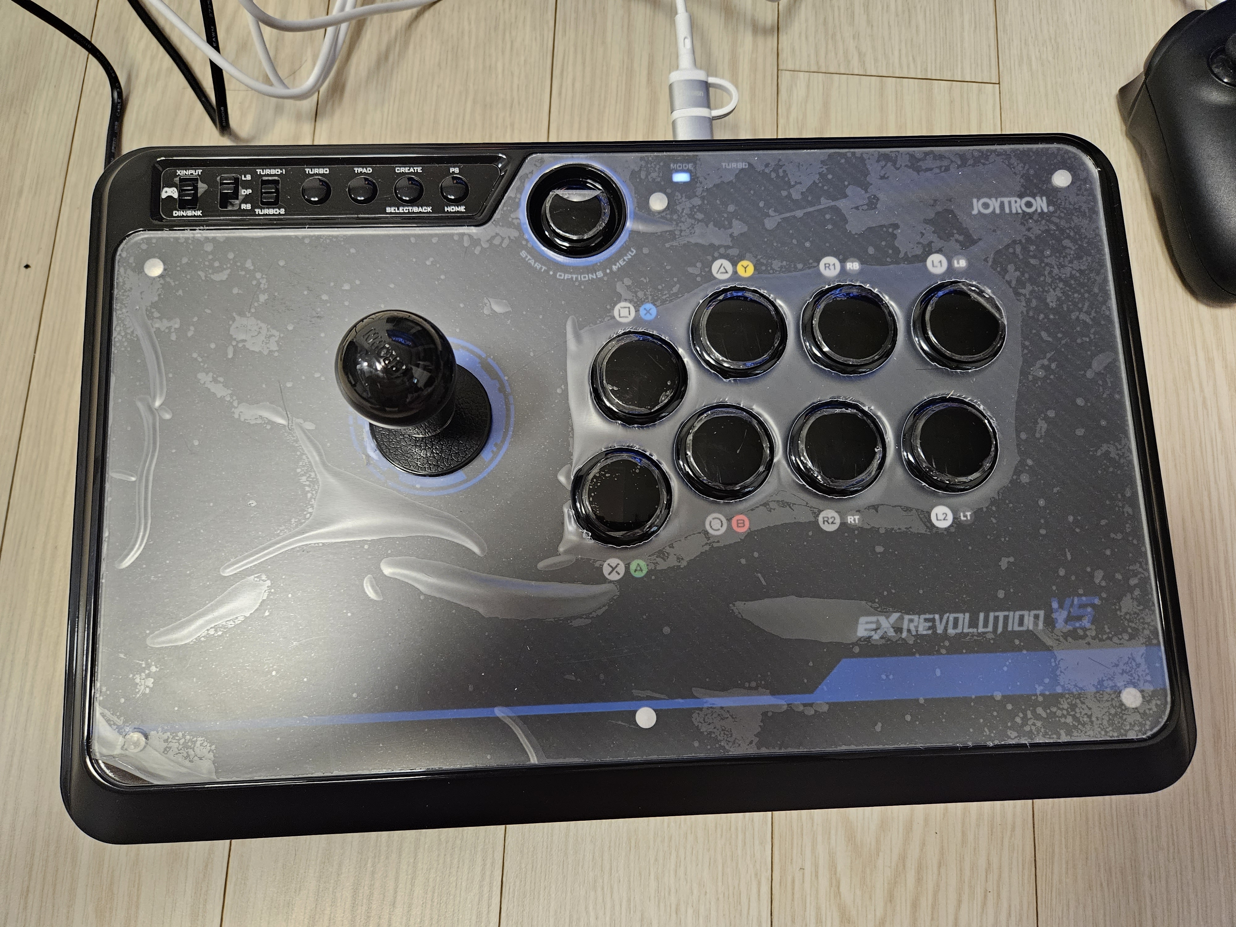 조이트론 EX에볼루션v5 사봤어요