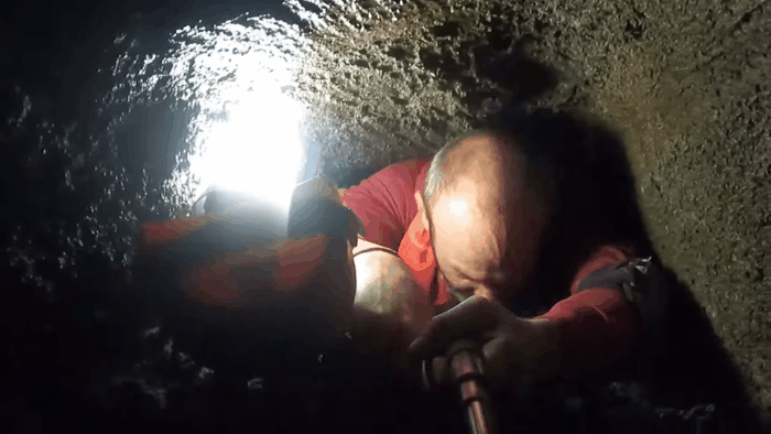 동굴) 전문가 없이 동굴에 들어가면 존나 위험한 이유 ㄷㄷㄷ_5.gif