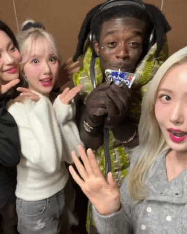 이마에 다이아 박은 놈으로 유명한 릴 우지버트 비밀_15.gif