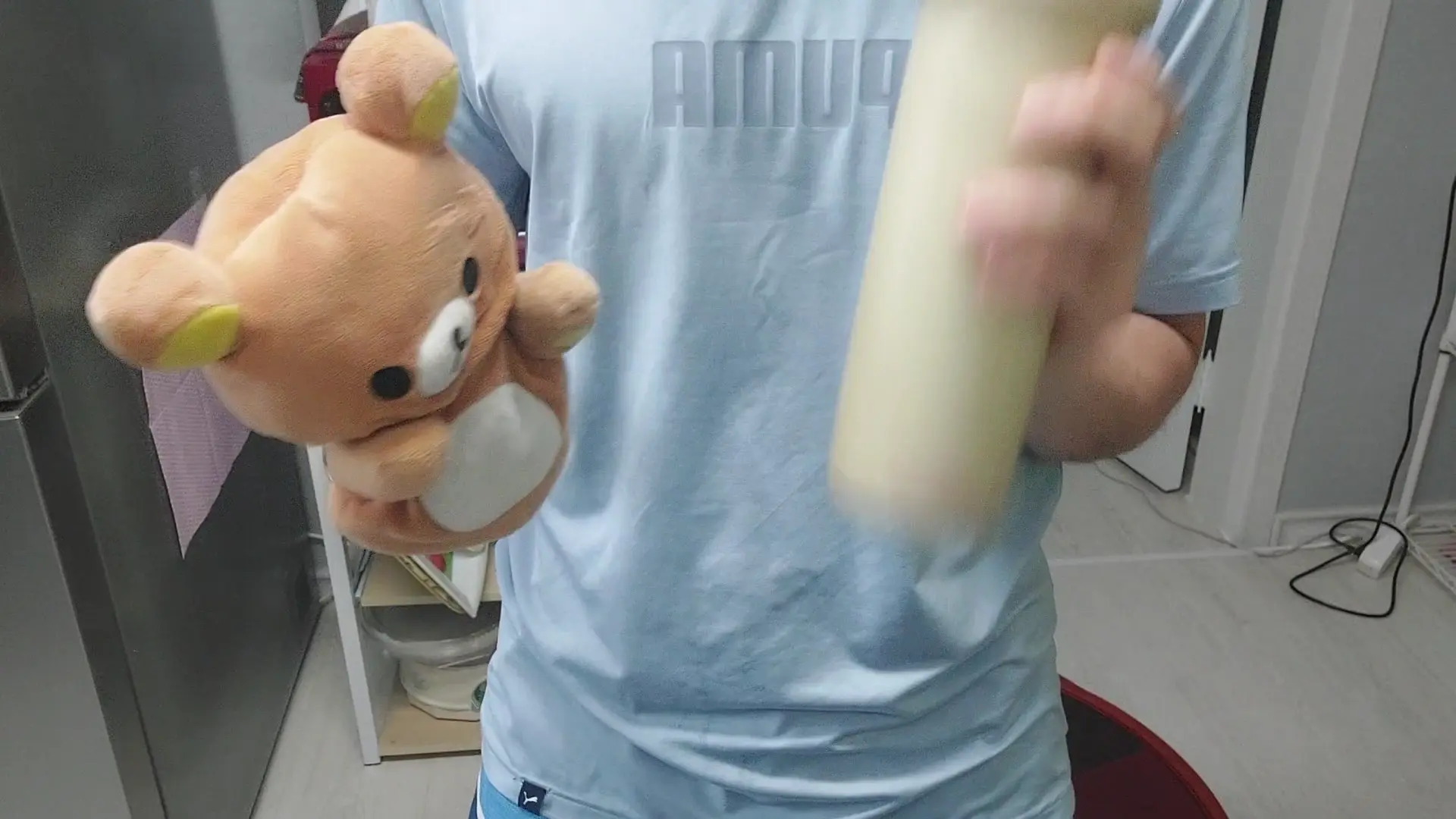너무 더울땐 시원한 딸기우유 한잔해 이모!_76.webp