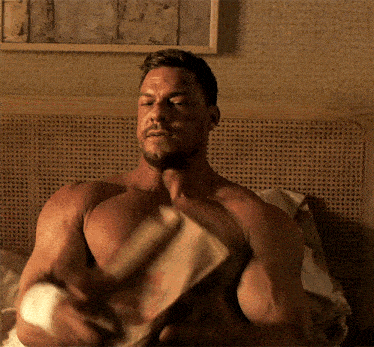 요새 보기드문 백인, 근육떡대, 씹상남자 캐릭터_10.gif
