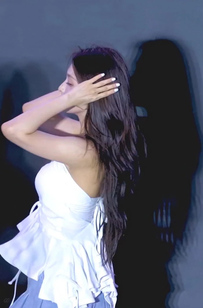 호불호 갈린다는 포즈 gif_1.webp