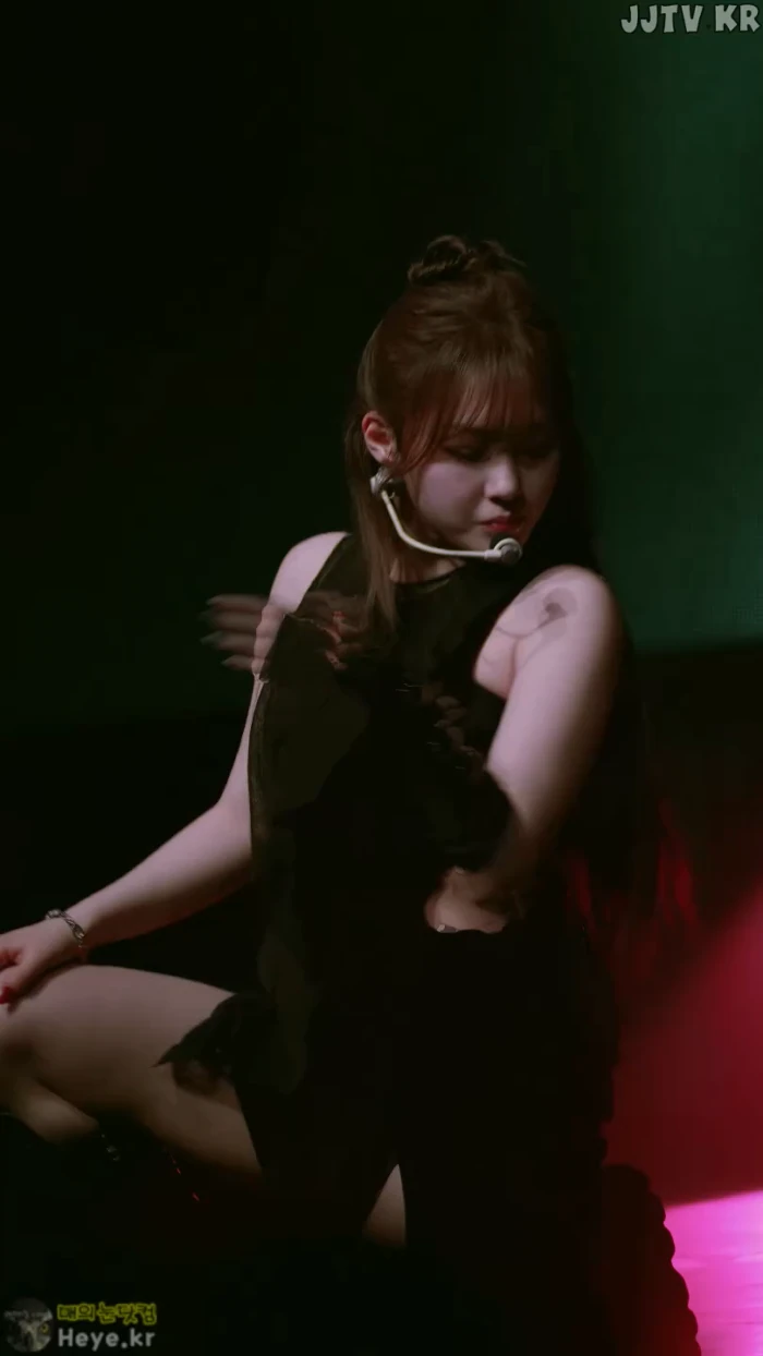 호불호 갈리는 몸매 gif_1.webp