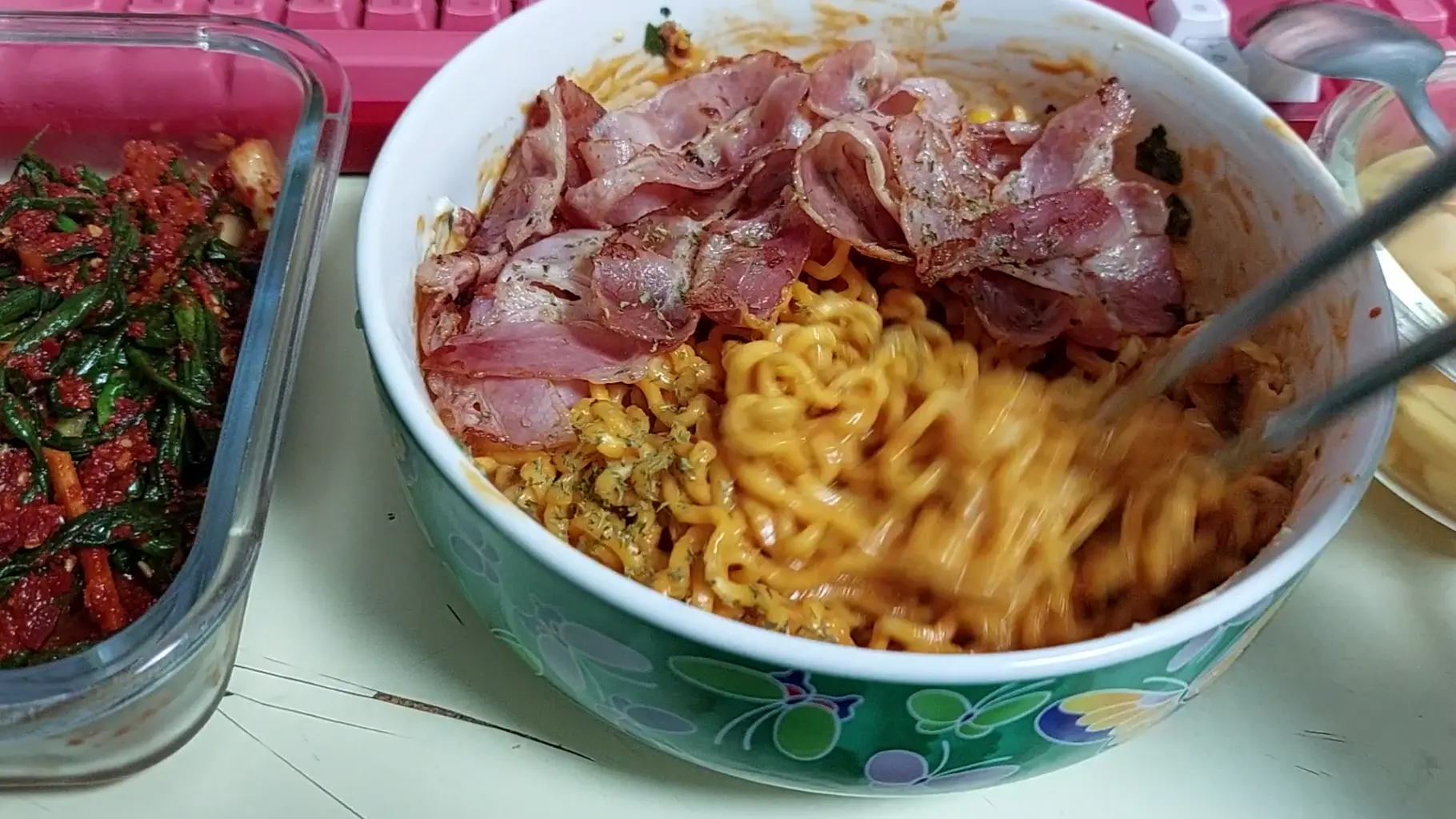 스파게티에는 치즈는 국룰이죠!_54.webp