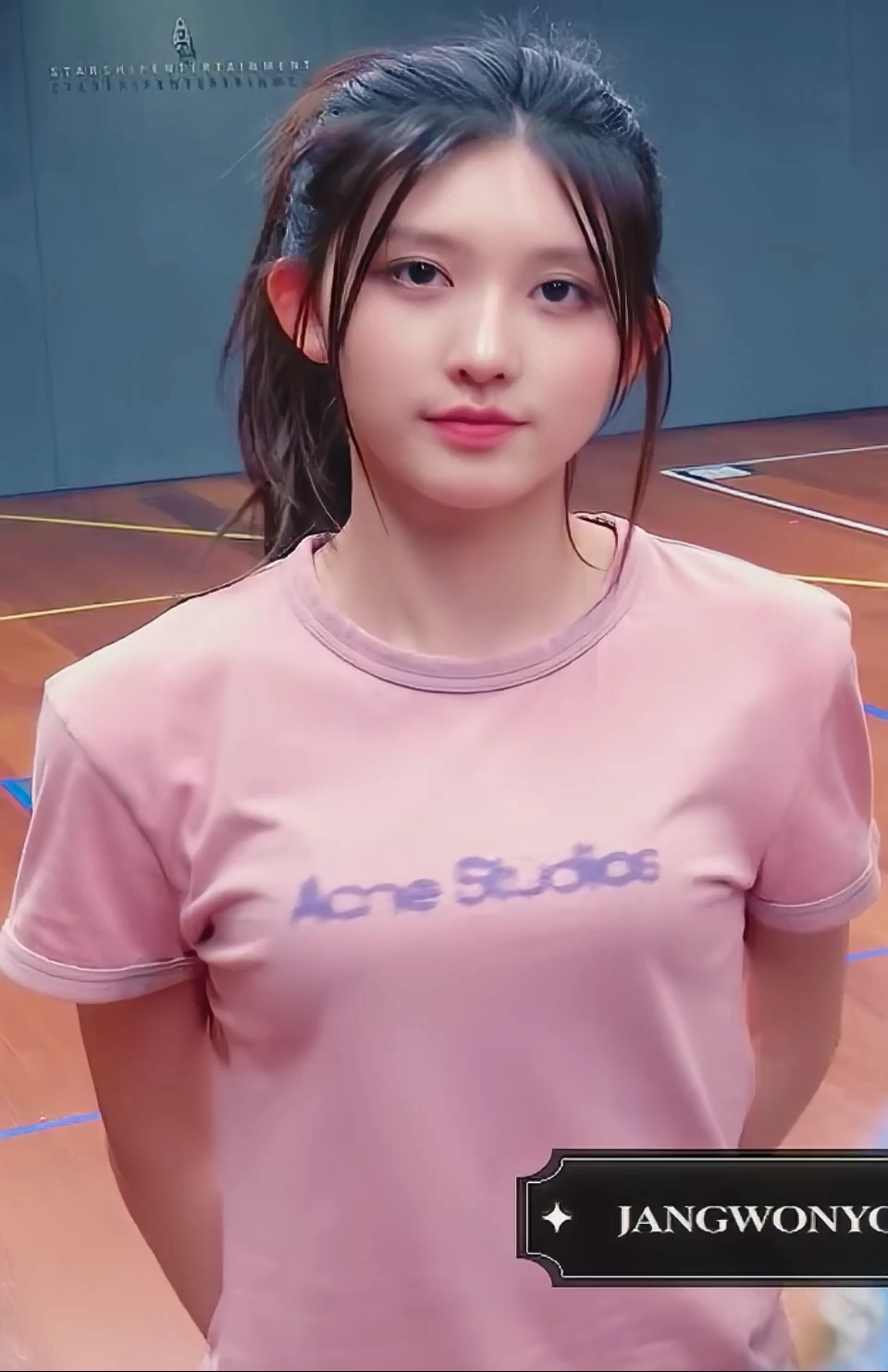 02년생 누나 gif_1.webp