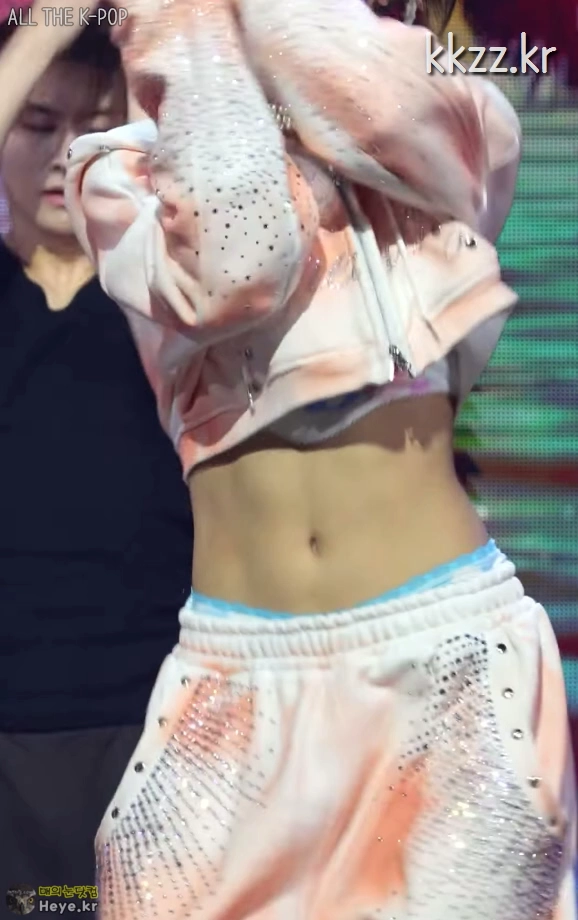 호불호 갈리는 허리 gif_1.webp