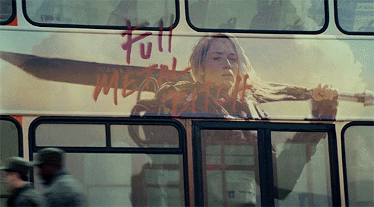 에밀리 블런트, “엣지 오브 투모로우 속편은 탐 크루즈 스케쥴에 달려있다.”_1.gif